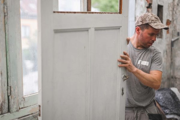 How do spray-painted and HPL doors create a beauty appearance How do spray-painted and HPL doors create a beauty appearance