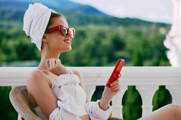 Wellness Efficiency: Enhancing Spa Experiences with Smart Accessories and Safe Beauty Supplies