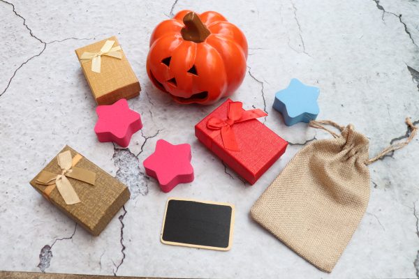 Seasonal Gifting and Retail Packaging: How Presentation Shapes Consumer Perception?