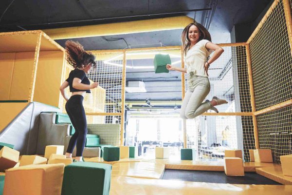Where Play Meets Delight: The Modern Fusion of Automated Snacks and Indoor Playgrounds